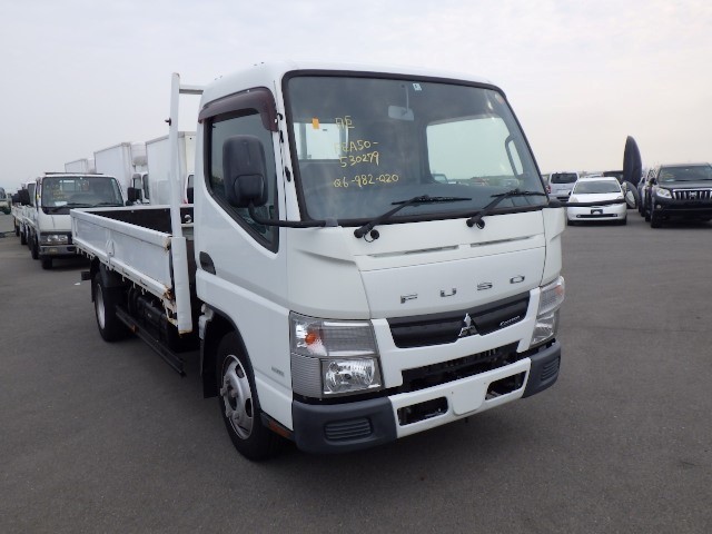 mitsubishi-canter-2014-big-3