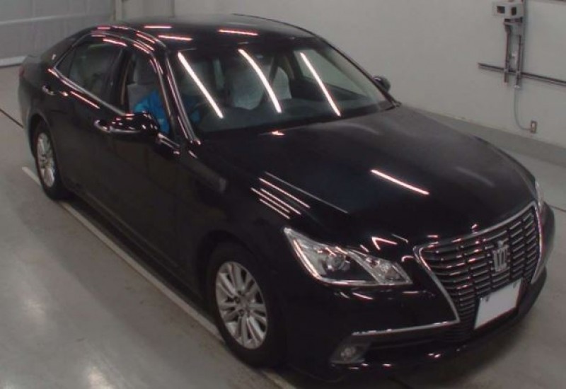 toyota-crown-2014