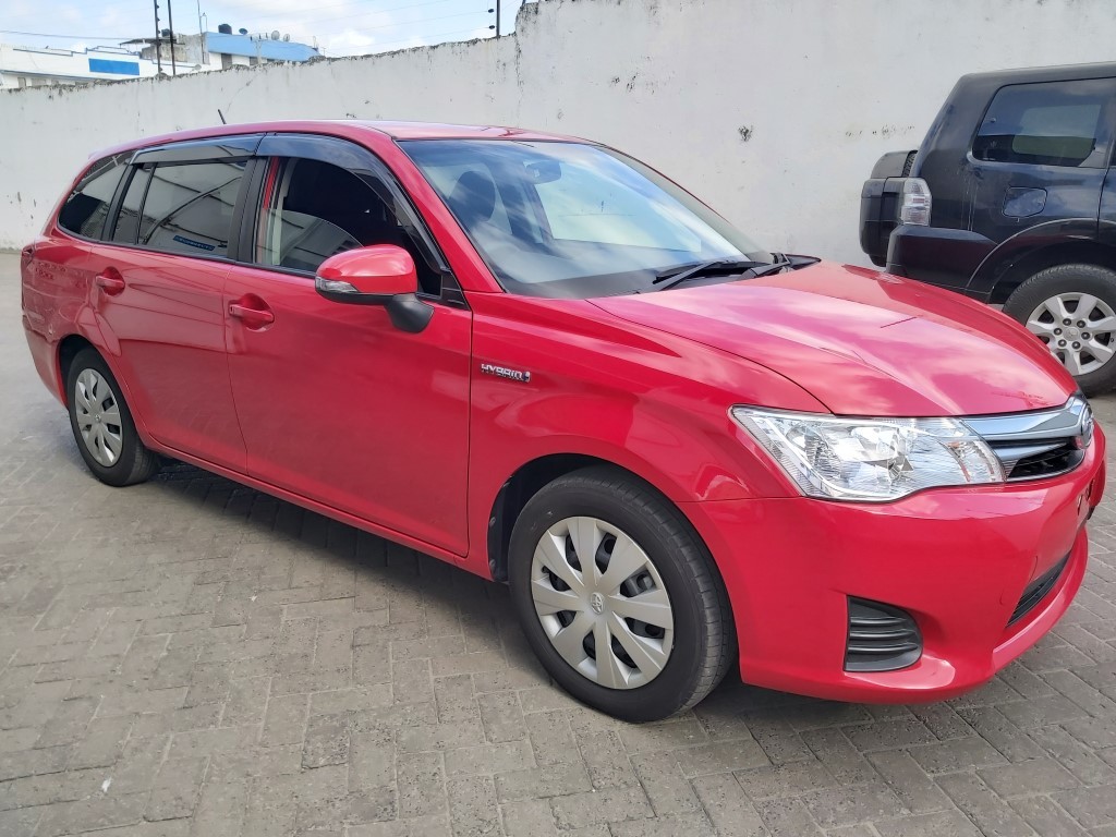 toyota-fielder-hybrid