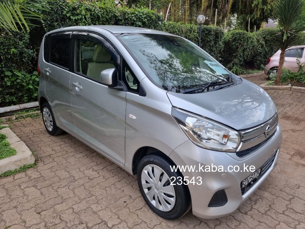nissan-dayz-2018-kdv-650cc-petrol-silver-colour-reverse-cameracollision-control-emergency-break