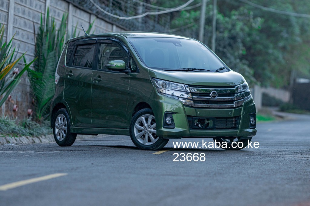 nissan-dayz-highway-star-2018-kdw-650cc-petrolgreen-colour360-cameracollission-control