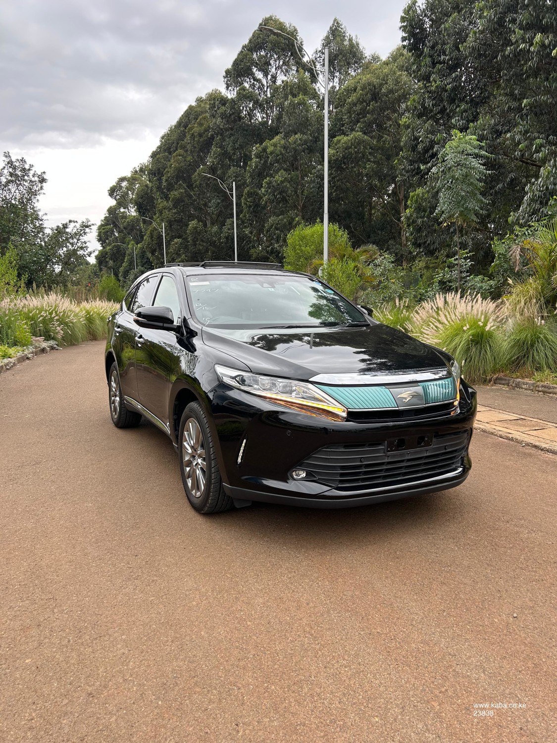 2019-toyota-harrier-premium-sunroof