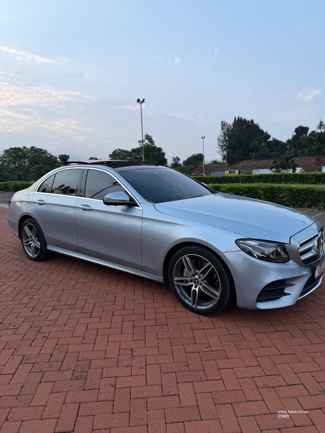 2019-mercedes-e220d-amg-sunroof